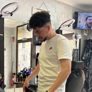 Ayoub Barbershop (Barbería / Peluquería de hombre)